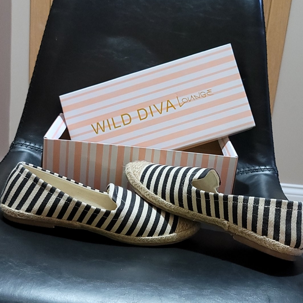 Stripes Flat